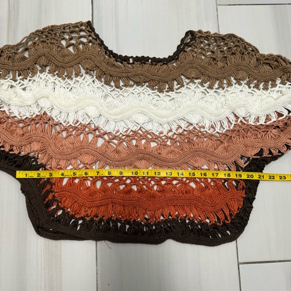 Crocheted knit sweater over shirt top accent - Picture 2 of 3